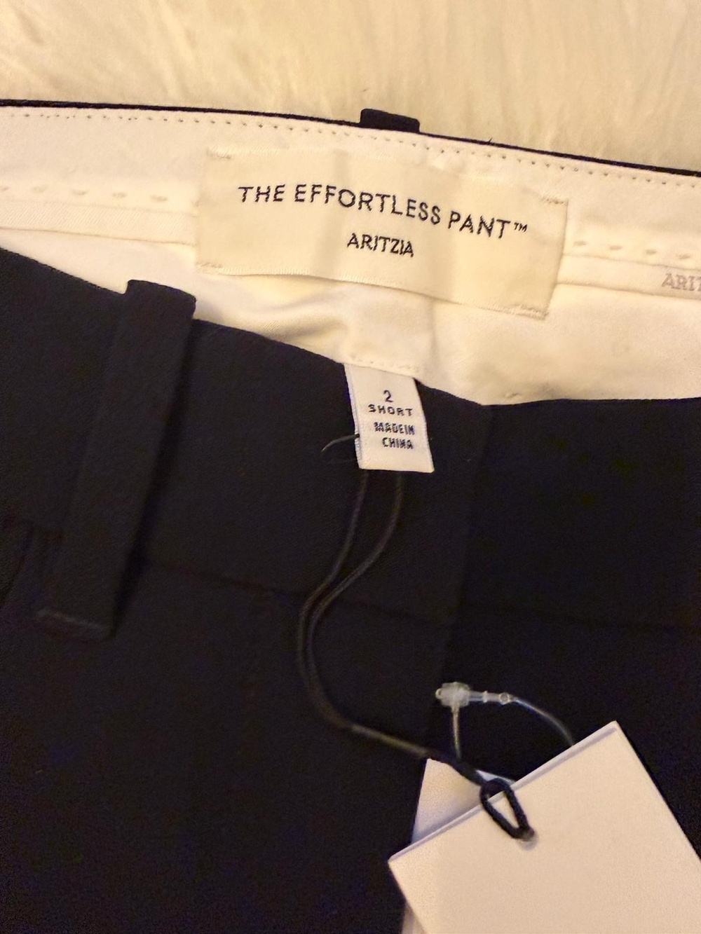 Aritzia The Effortless Pant - Curve-fit, Short - Black - Size 2